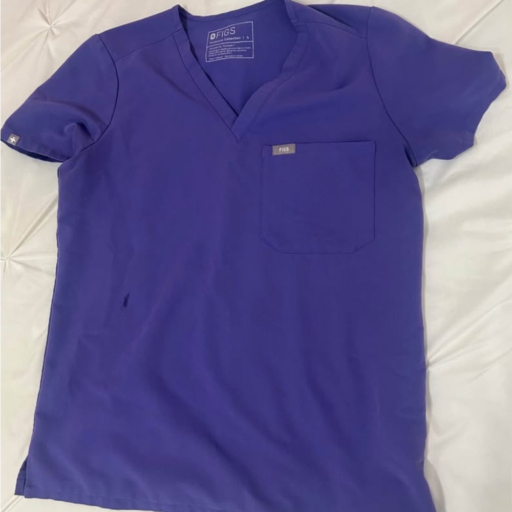 FIGS women’s scrub set